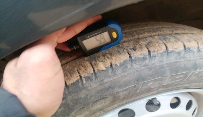 2017 Maruti Swift LXI (O), Petrol, Manual, 71,103 km, tyre