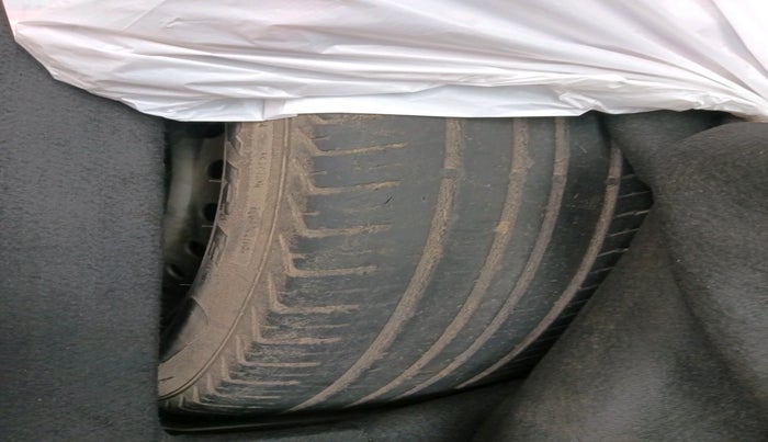 2020 Maruti New Wagon-R LXI CNG (O) 1.0, Petrol, Manual, 82,795 km, tyre