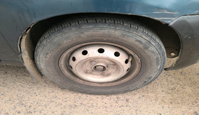 2011 Maruti Alto LXI, Petrol, Manual, 1,09,381 km, tyre