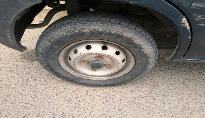 2011 Maruti Alto LXI, Petrol, Manual, 1,09,381 km, tyre