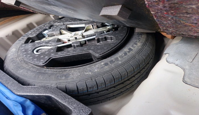 2016 Maruti Ciaz ZXI+ AT, Petrol, Automatic, 61,776 km, tyre