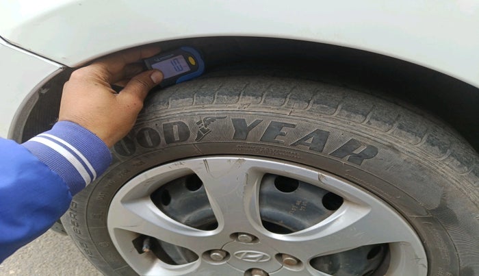 2011 Hyundai Verna FLUIDIC 1.6 VTVT EX, Petrol, Manual, 2,97,332 km, tyre