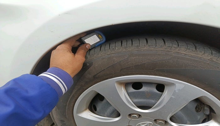 2011 Hyundai Verna FLUIDIC 1.6 VTVT EX, Petrol, Manual, 2,97,332 km, tyre