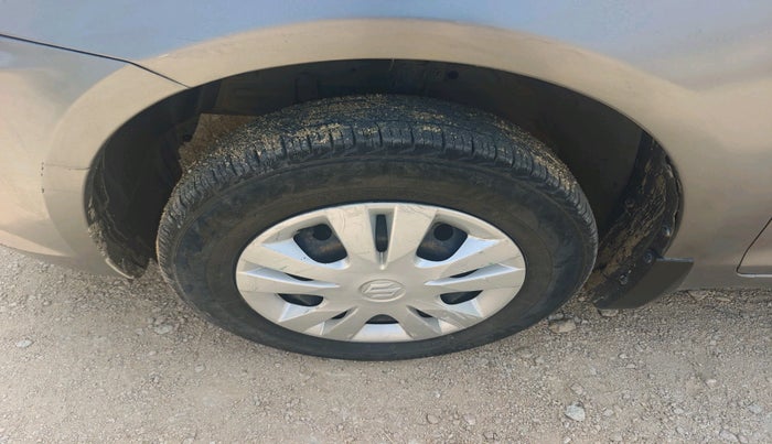 2012 Maruti Swift Dzire VXI, Petrol, Manual, 1,35,244 km, tyre