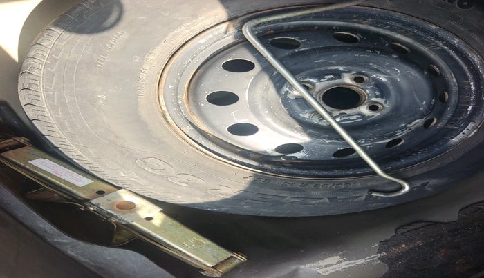 2012 Maruti Swift Dzire VXI, Petrol, Manual, 1,35,244 km, tyre