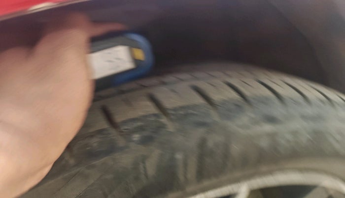 2013 Honda Brio S MT, Petrol, Manual, 93,920 km, tyre