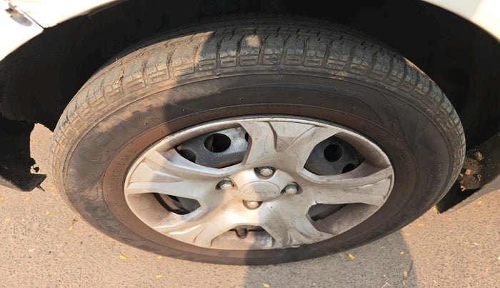 2016 Ford Ecosport TREND 1.5L DIESEL, Diesel, Manual, 1,70,754 km, tyre