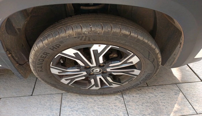 2022 Renault Kiger RXZ MT, Petrol, Manual, 43,367 km, tyre