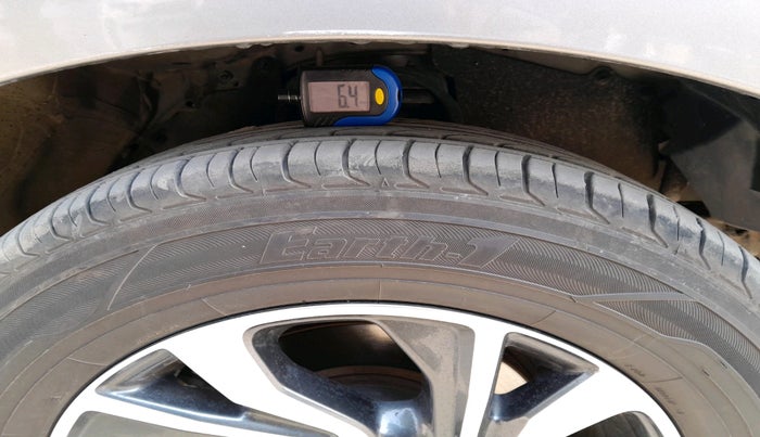 2022 Toyota Innova Crysta 2.7 GX AT 7 STR, Petrol, Automatic, 40,508 km, tyre