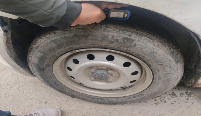 2011 Maruti Swift LXI, Petrol, Manual, 48,218 km, tyre