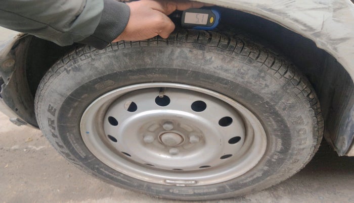 2011 Maruti Swift LXI, Petrol, Manual, 48,218 km, tyre