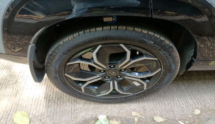 2024 Tata Curvv Accomplished S 1.2 Petrol 7DCA, Petrol, Automatic, 29,419 km, tyre