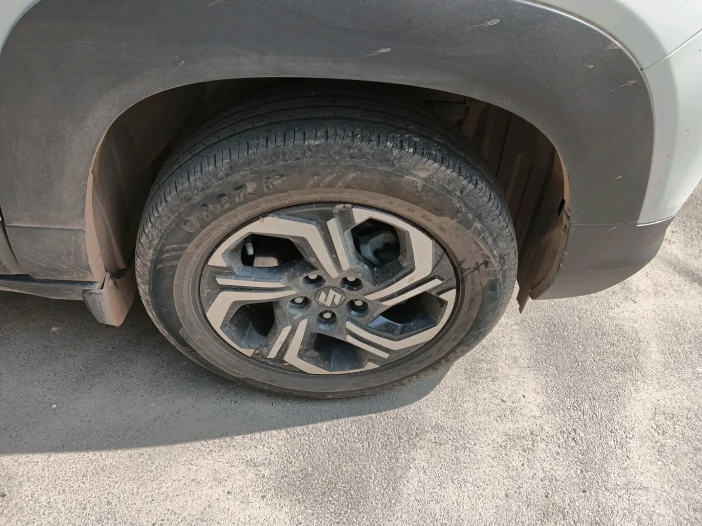 2024 Maruti BREZZA ZXI + SMART HYBRID, Petrol, Manual, 23,278 km, tyre