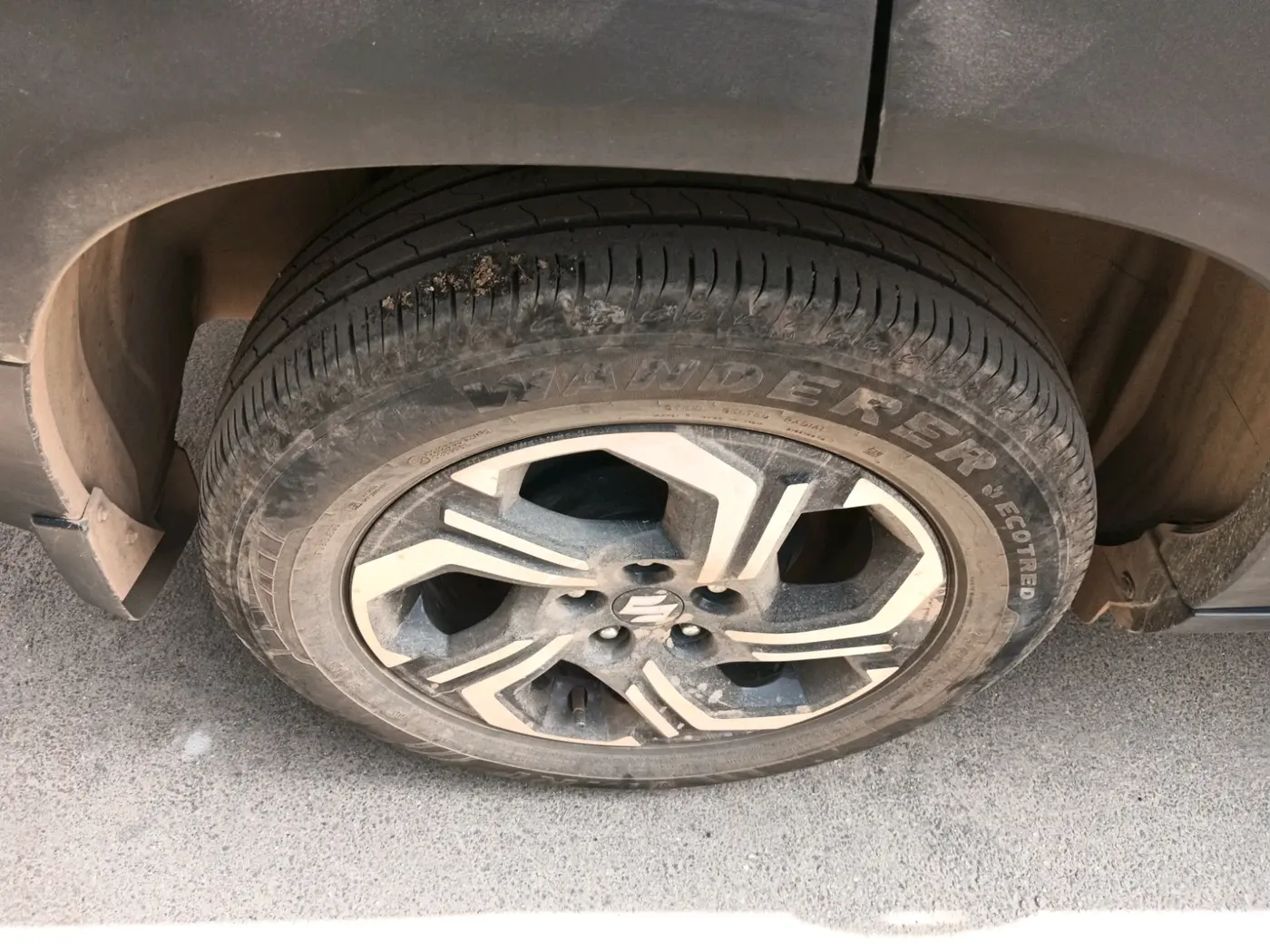 2024 Maruti BREZZA ZXI + SMART HYBRID, Petrol, Manual, 23,278 km, tyre