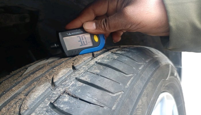 2016 Hyundai Creta SX PLUS 1.6 DIESEL, Diesel, Manual, 1,21,858 km, tyre