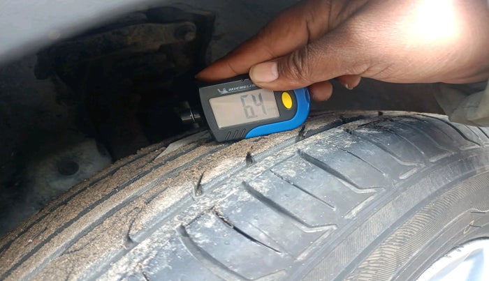 2016 Hyundai Creta SX PLUS 1.6 DIESEL, Diesel, Manual, 1,21,858 km, tyre