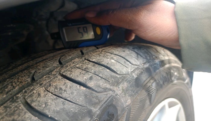 2016 Hyundai Creta SX PLUS 1.6 DIESEL, Diesel, Manual, 1,21,858 km, tyre