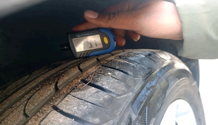 2016 Hyundai Creta SX PLUS 1.6 DIESEL, Diesel, Manual, 1,21,858 km, tyre