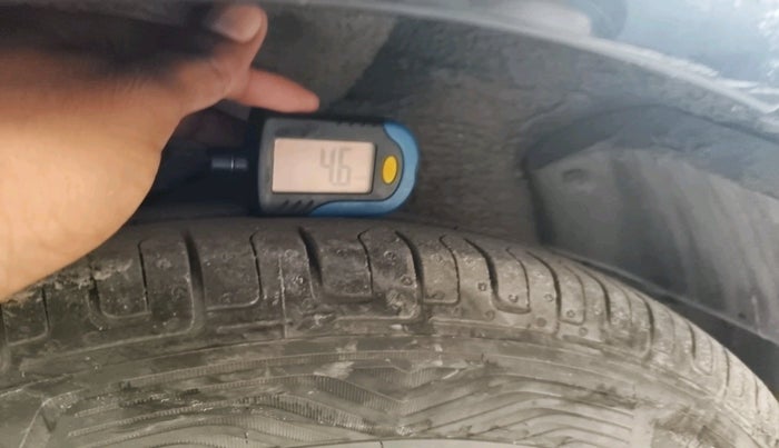 2010 Hyundai i10 SPORTZ 1.2, Petrol, Manual, 1,01,671 km, tyre