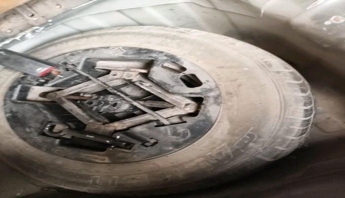 2010 Hyundai i10 SPORTZ 1.2, Petrol, Manual, 1,01,671 km, tyre