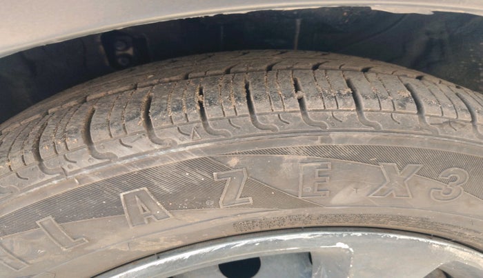 2011 Hyundai Verna FLUIDIC 1.6 CRDI EX, Diesel, Manual, 1,30,140 km, tyre