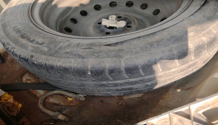 2011 Hyundai Verna FLUIDIC 1.6 CRDI EX, Diesel, Manual, 1,30,140 km, tyre