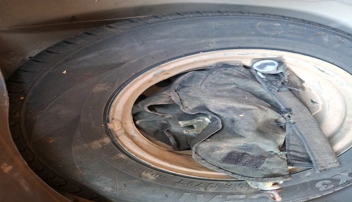 2013 Hyundai i10 MAGNA 1.1, Petrol, Manual, 27,290 km, tyre