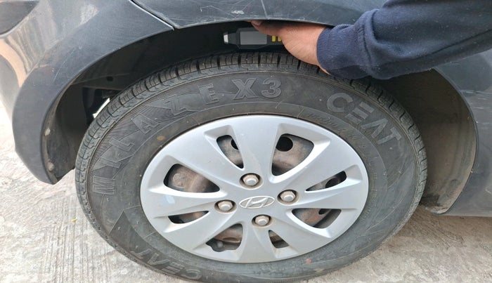 2013 Hyundai i10 MAGNA 1.1, Petrol, Manual, 27,290 km, tyre