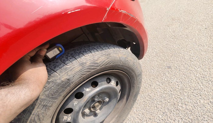 2011 Maruti Swift VXI, Petrol, Manual, 61,459 km, tyre