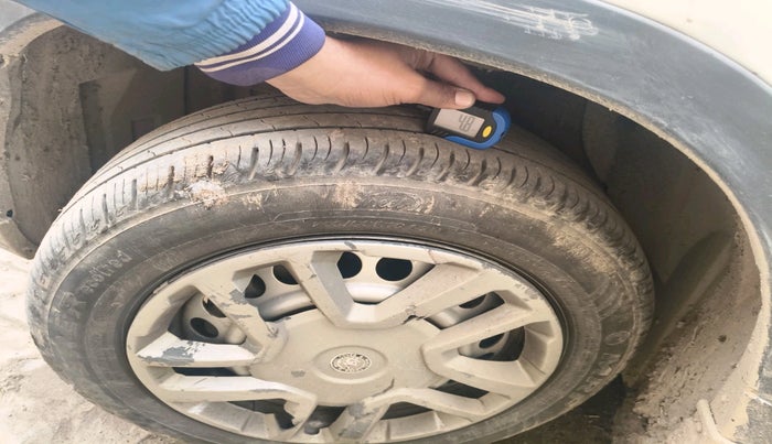 2021 Maruti Vitara Brezza LXI, Petrol, Manual, 60,717 km, tyre