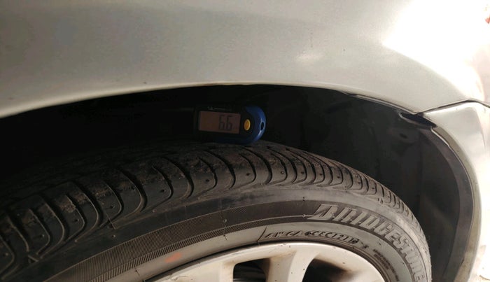 2011 Toyota Etios V, Petrol, Manual, 33,810 km, tyre