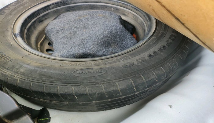 2021 Hyundai VENUE S 1.2, Petrol, Manual, 47,514 km, tyre