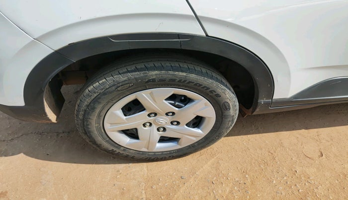 2021 Hyundai VENUE S 1.2, Petrol, Manual, 47,514 km, tyre