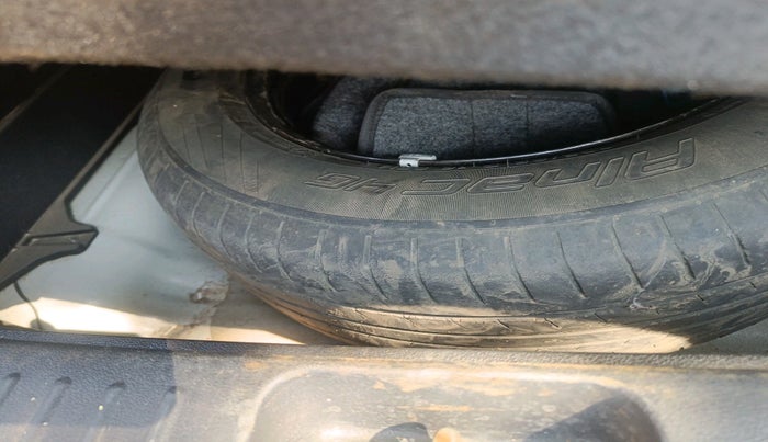 2021 Hyundai Creta EX 1.5 DIESEL, Diesel, Manual, 1,24,701 km, tyre