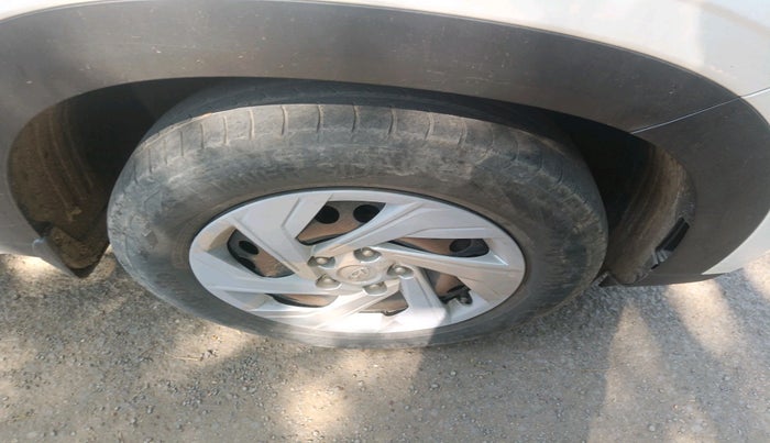 2021 Hyundai Creta EX 1.5 DIESEL, Diesel, Manual, 1,24,701 km, tyre