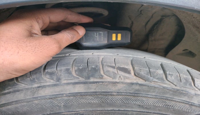 2016 Hyundai Creta S PLUS 1.4 DIESEL, Diesel, Manual, 1,58,222 km, tyre