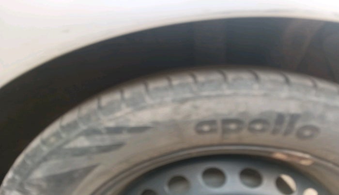 2016 Hyundai Grand i10 MAGNA 1.2 KAPPA VTVT, Petrol, Manual, 1,02,396 km, tyre