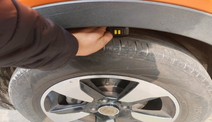 2018 Tata NEXON XZA PLUS DIESEL DUAL TONE, Diesel, Automatic, 1,09,008 km, tyre