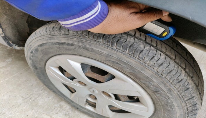 2016 Renault Kwid RXT 0.8, Petrol, Manual, 1,00,413 km, tyre