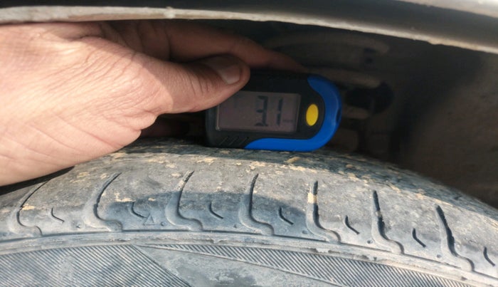 2018 Maruti Alto K10 LXI CNG (AIRBAG), Petrol, Manual, 1,22,705 km, tyre