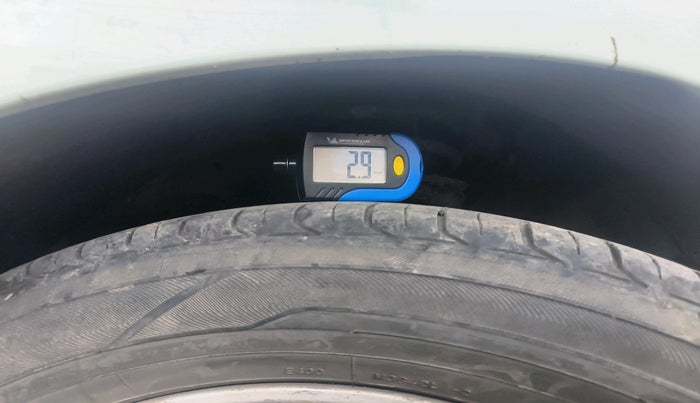 2011 Hyundai Verna FLUIDIC 1.6 VTVT SX, Petrol, Manual, 1,23,999 km, tyre