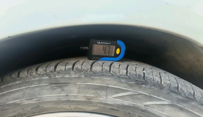 2011 Hyundai Verna FLUIDIC 1.6 VTVT SX, Petrol, Manual, 1,23,999 km, tyre