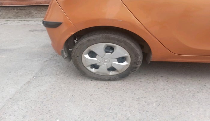 2016 Tata Tiago XT PETROL, Petrol, Manual, 75,866 km, tyre