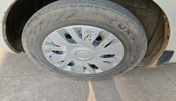 2012 Maruti Swift VXI, Petrol, Manual, 74,097 km, tyre