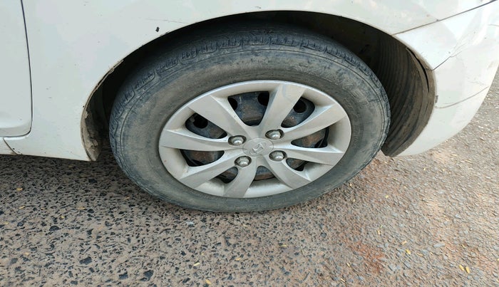 2013 Hyundai Eon MAGNA +, Petrol, Manual, 82,007 km, tyre