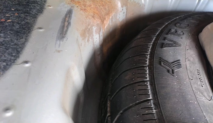 2017 Nissan Sunny XV DIESEL, Diesel, Manual, 71,182 km, tyre