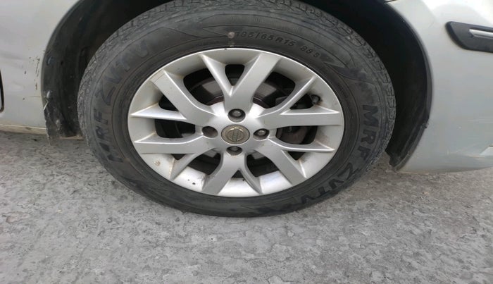 2017 Nissan Sunny XV DIESEL, Diesel, Manual, 71,182 km, tyre