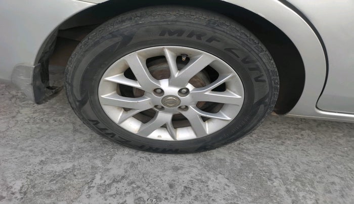 2017 Nissan Sunny XV DIESEL, Diesel, Manual, 71,182 km, tyre