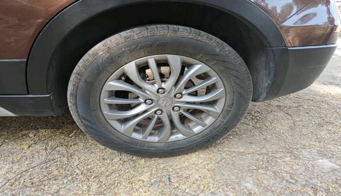 2016 Maruti S Cross ZETA 1.3, Diesel, Manual, 1,11,653 km, tyre