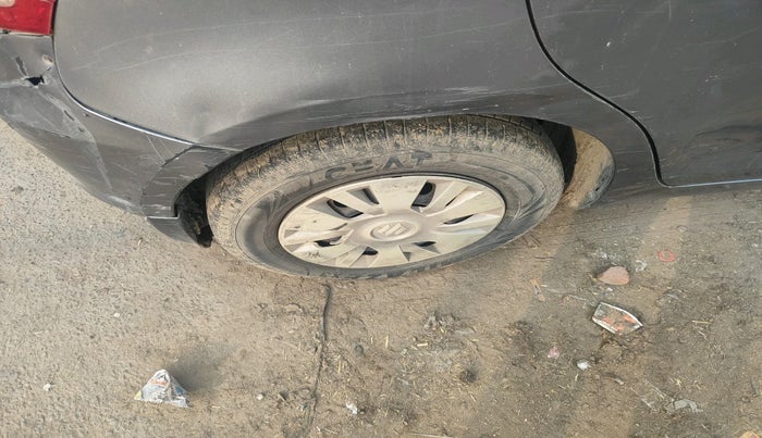 2012 Maruti Swift VDI, Diesel, Manual, 2,28,793 km, tyre